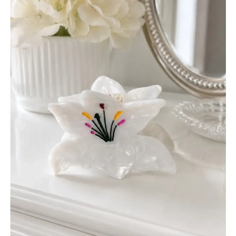 Acetate White Floral Hair Claw Clip New